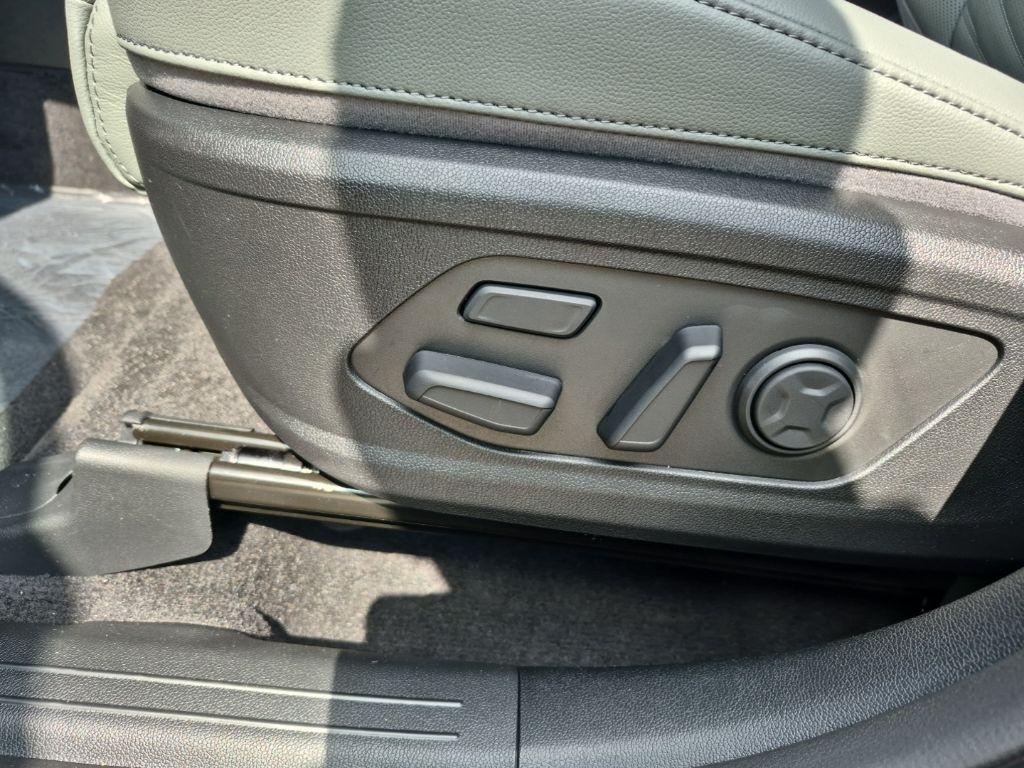 new 2025 Kia Sorento car, priced at $46,165