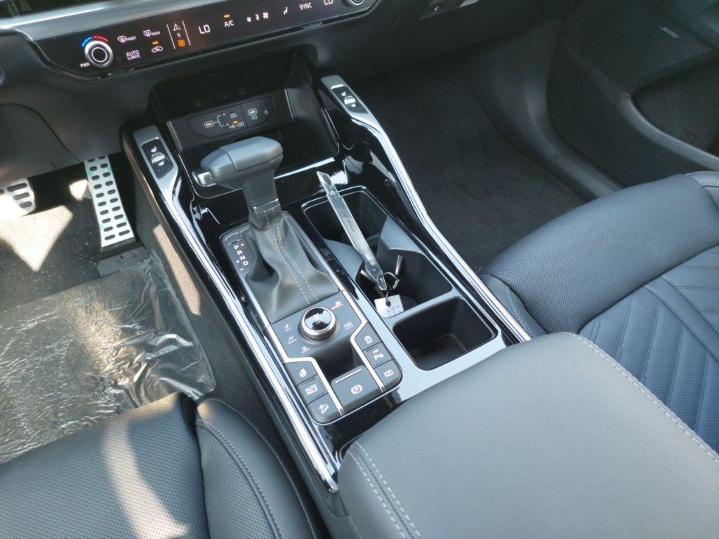 new 2025 Kia Sorento car, priced at $47,309