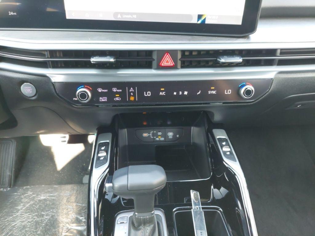 new 2025 Kia Sorento car, priced at $47,309