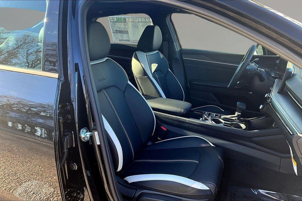 new 2026 Kia K5 car, priced at $33,720
