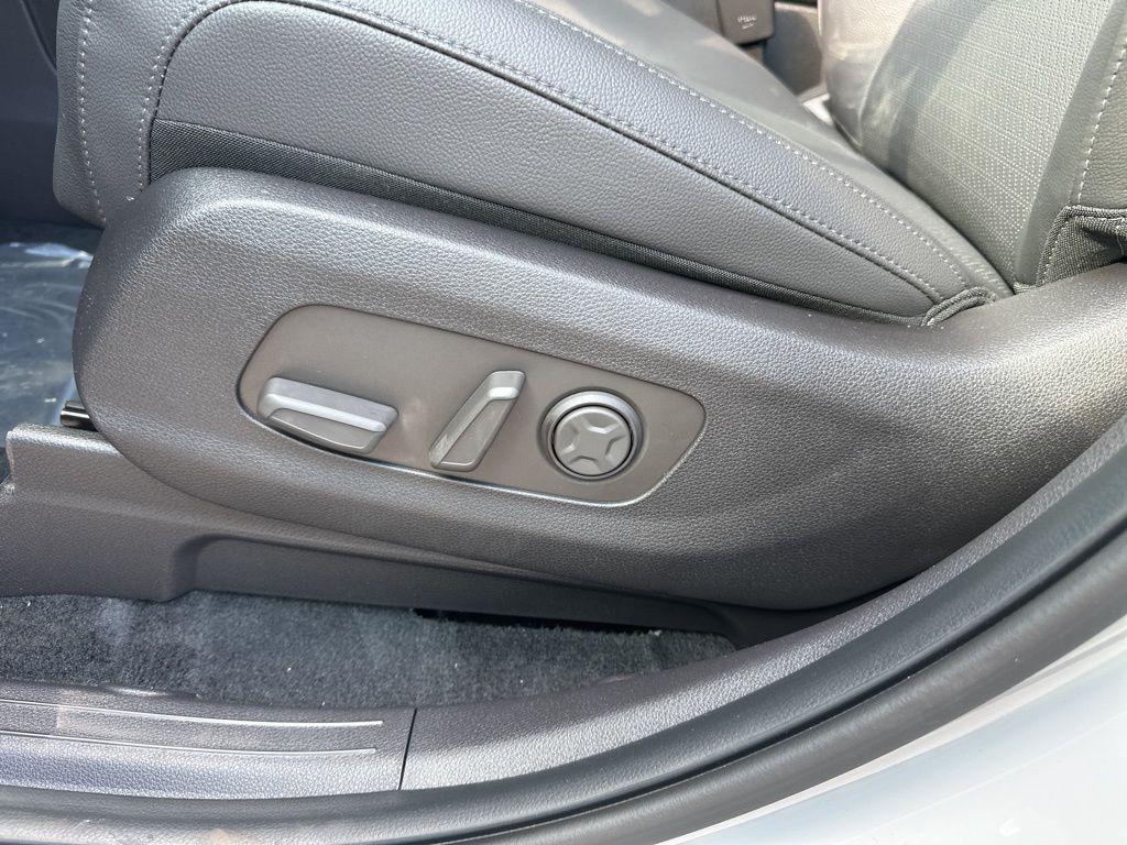 new 2026 Kia Carnival car, priced at $51,067