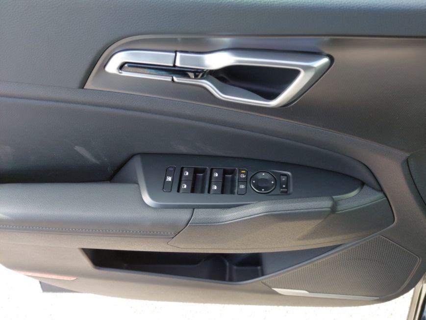 new 2026 Kia Sportage Hybrid car, priced at $36,410