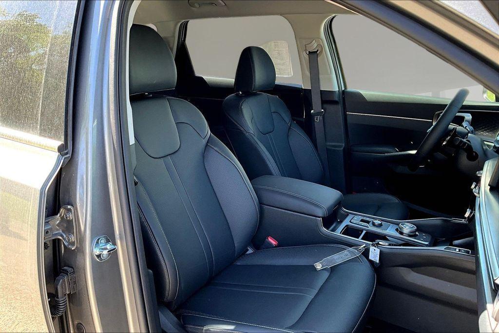 new 2026 Kia Sorento Hybrid car, priced at $41,925
