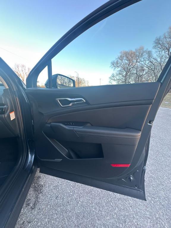 new 2026 Kia Sportage Hybrid car, priced at $36,410