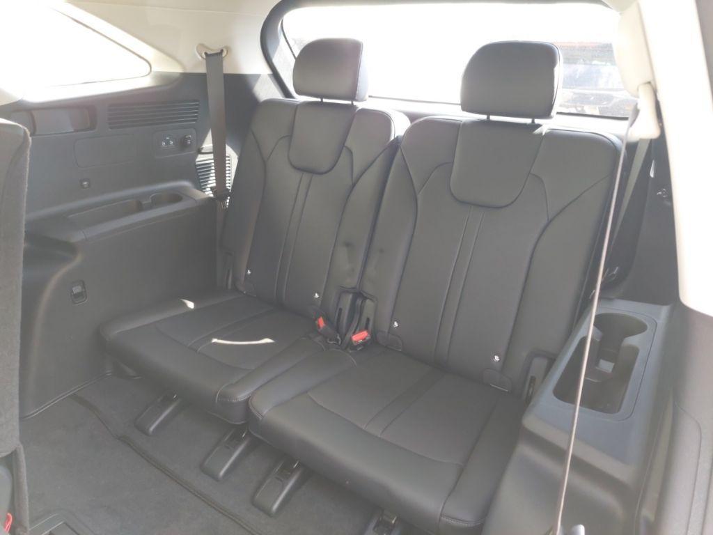 new 2025 Kia Sorento car, priced at $36,735