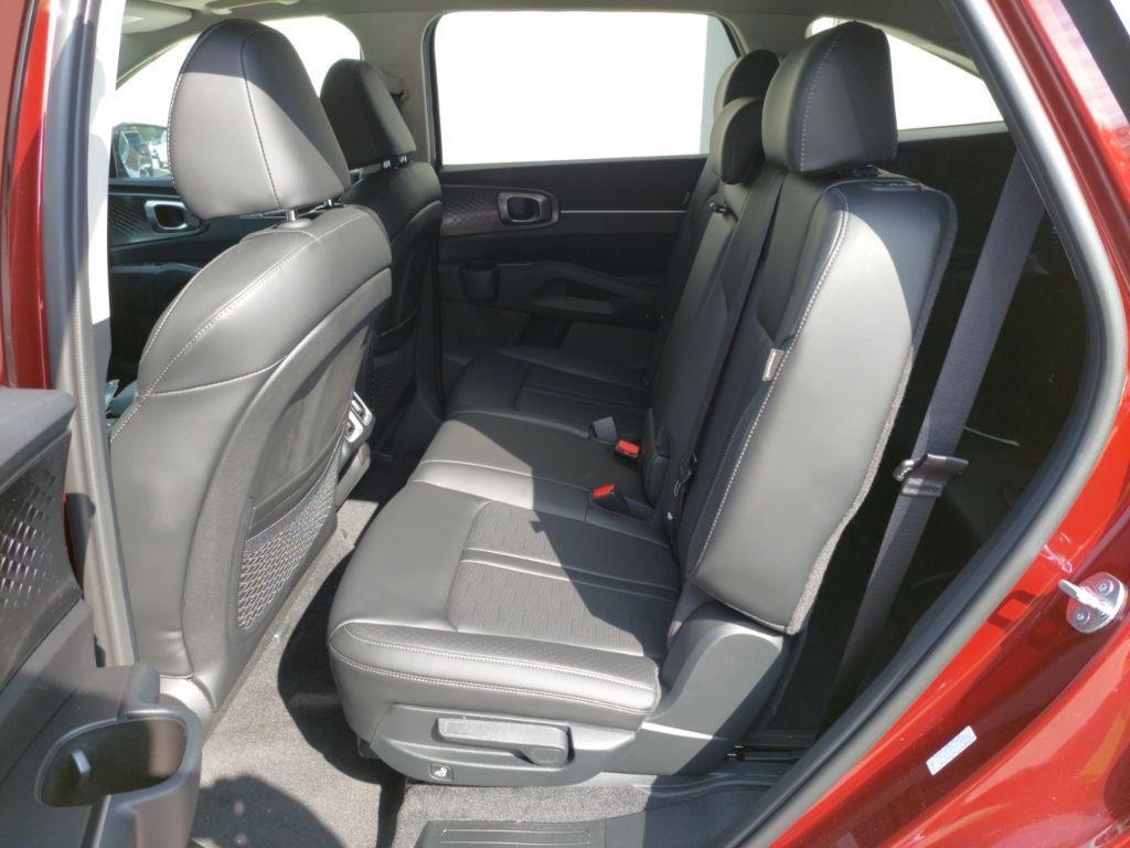new 2025 Kia Sorento car, priced at $36,735