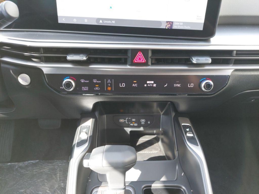 new 2025 Kia Sorento car, priced at $36,735