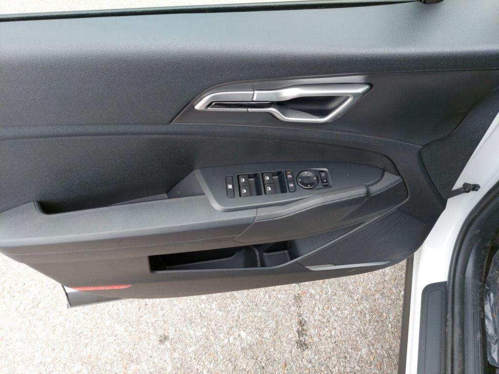 new 2026 Kia Sportage car, priced at $29,495