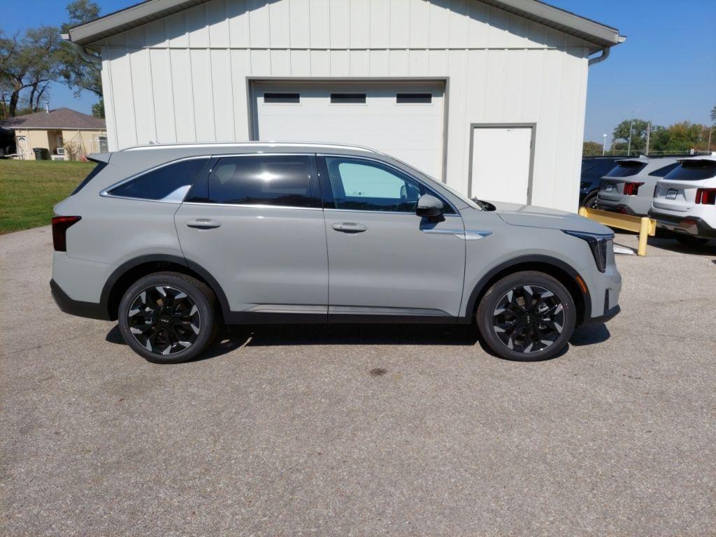 new 2026 Kia Sorento car, priced at $42,155