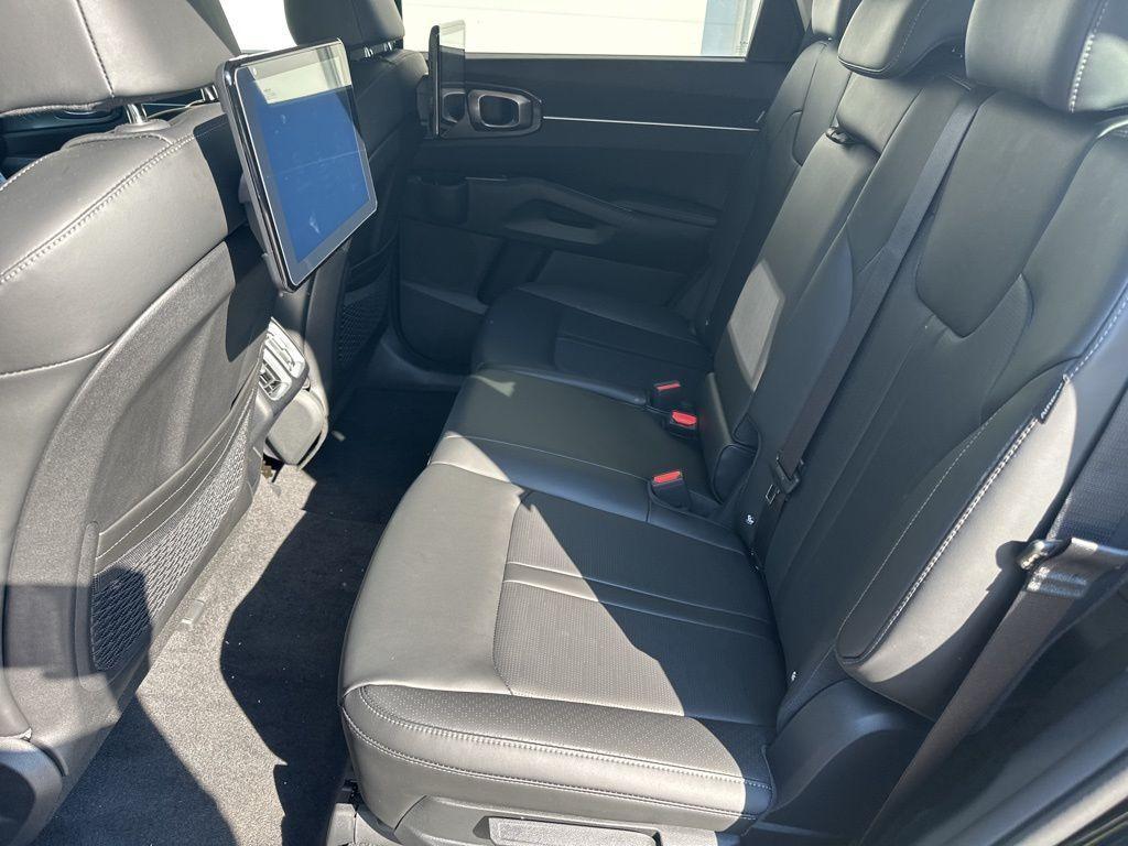 new 2025 Kia Sorento car, priced at $38,412