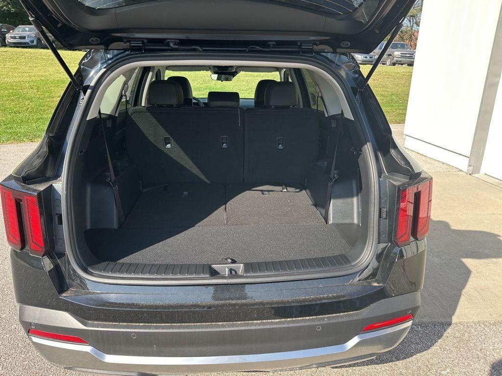 new 2025 Kia Sorento car, priced at $38,412