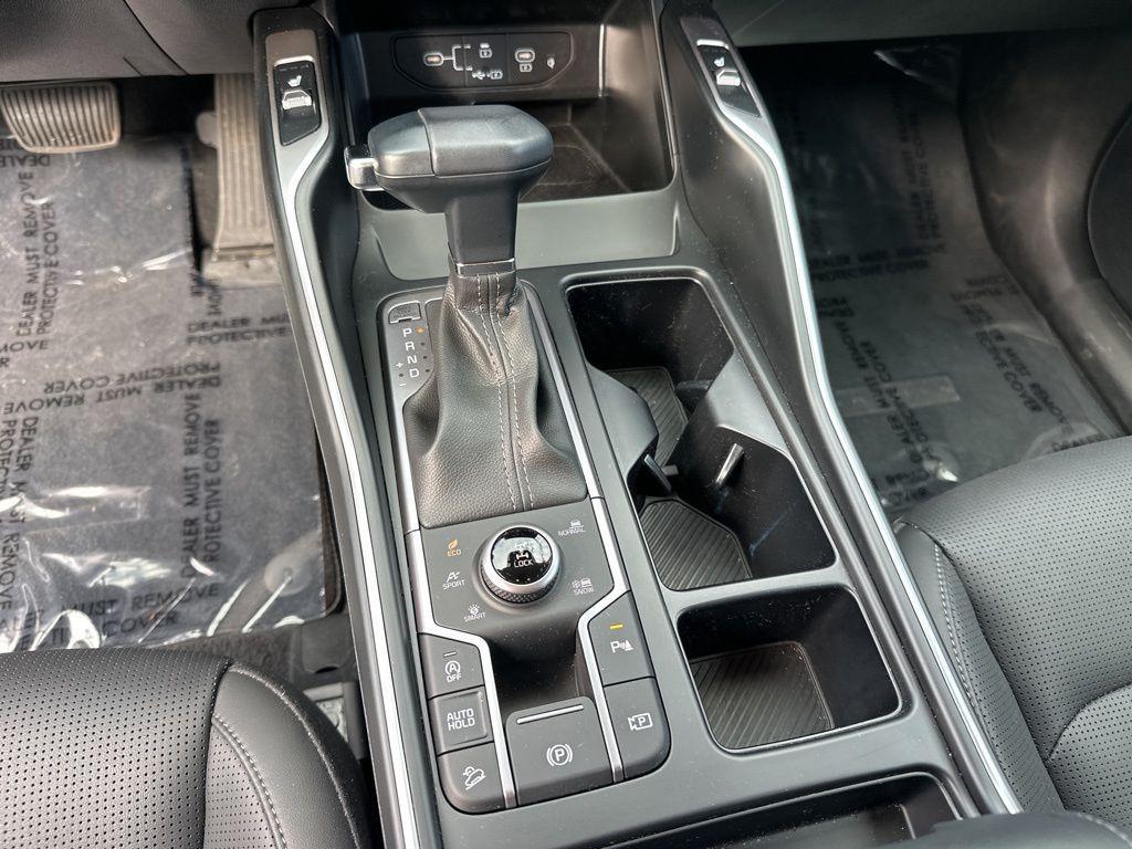 used 2025 Kia Sorento car, priced at $31,591