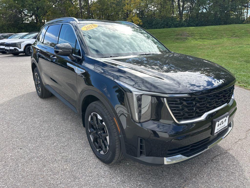 used 2025 Kia Sorento car, priced at $31,591