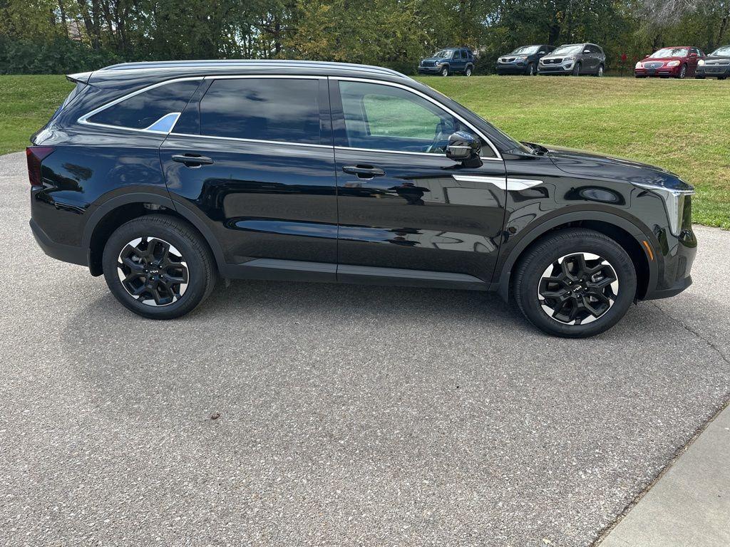 used 2025 Kia Sorento car, priced at $31,591