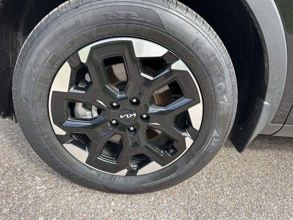 used 2025 Kia Sorento car, priced at $31,591