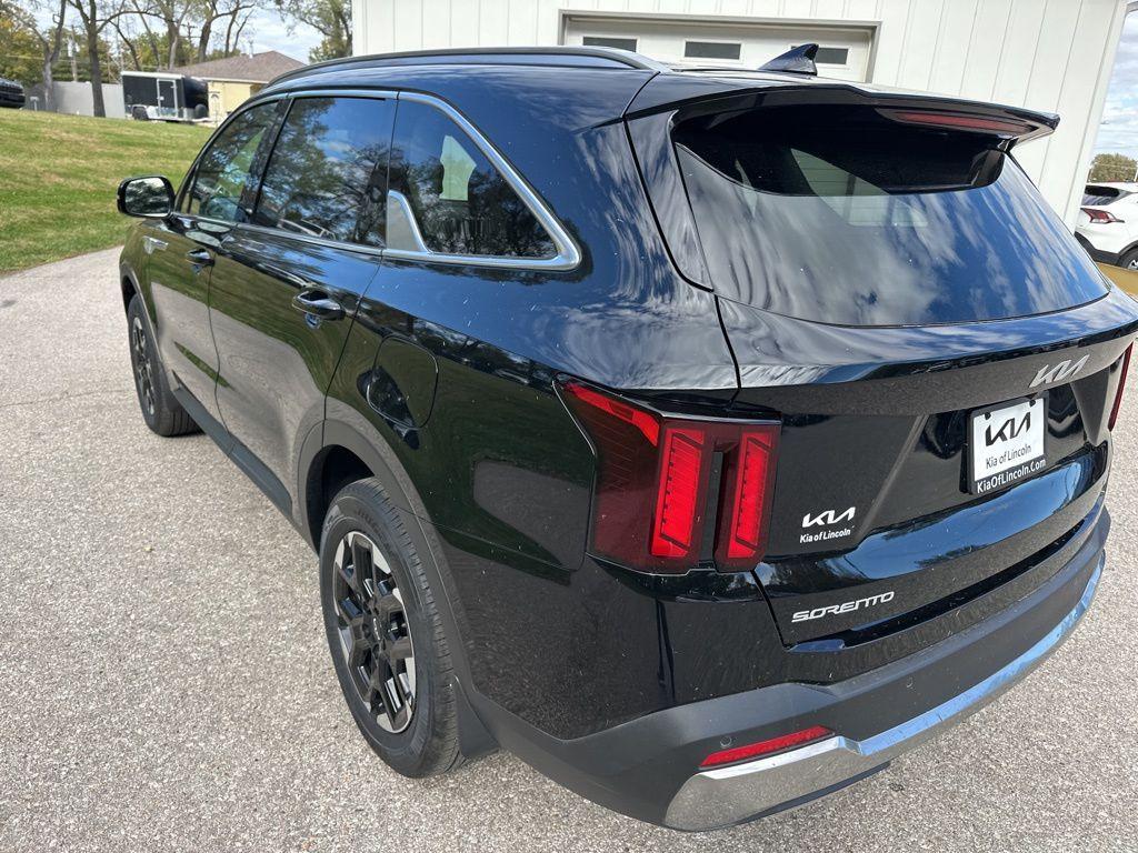used 2025 Kia Sorento car, priced at $31,591