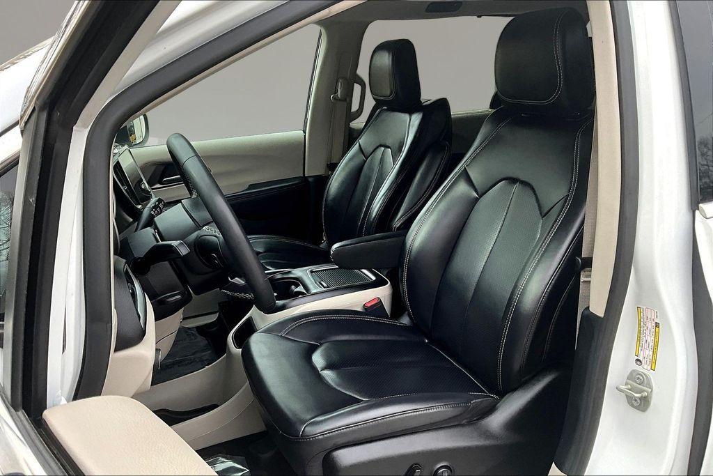 used 2023 Chrysler Pacifica car, priced at $25,141