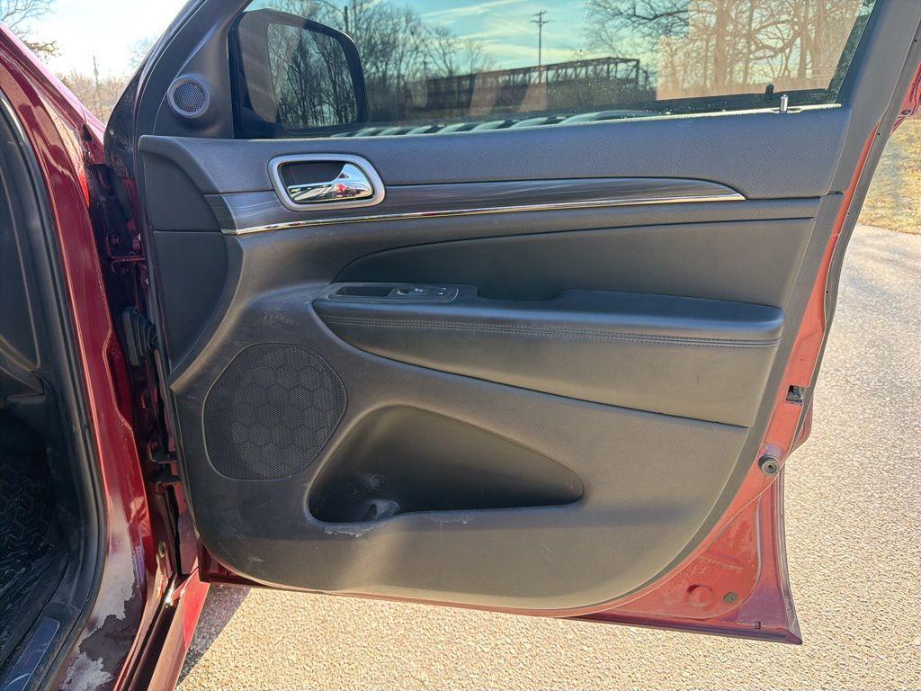 used 2020 Jeep Grand Cherokee car, priced at $15,973