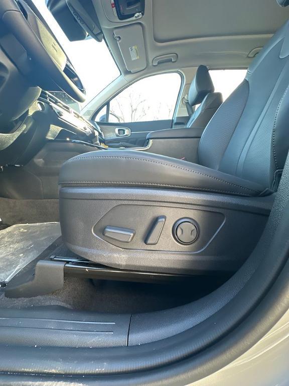 new 2026 Kia Sorento car, priced at $46,255