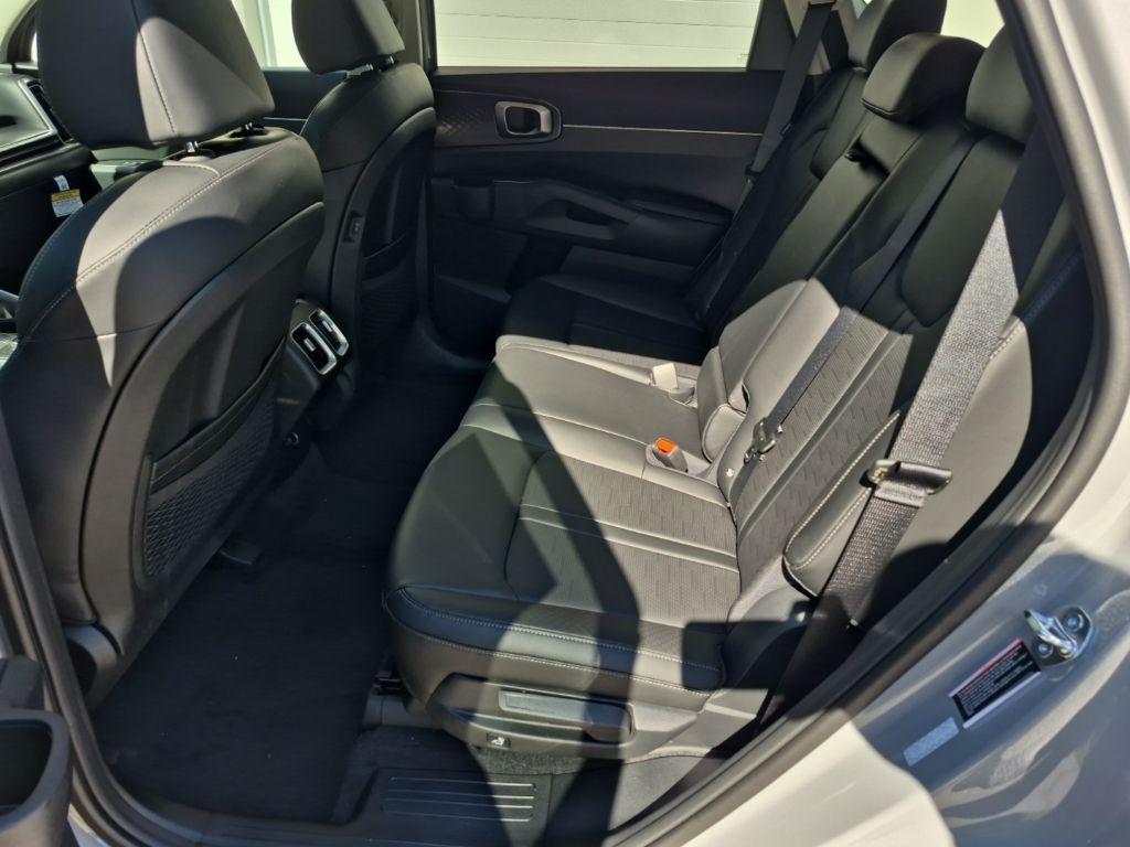 new 2025 Kia Sorento car, priced at $38,321