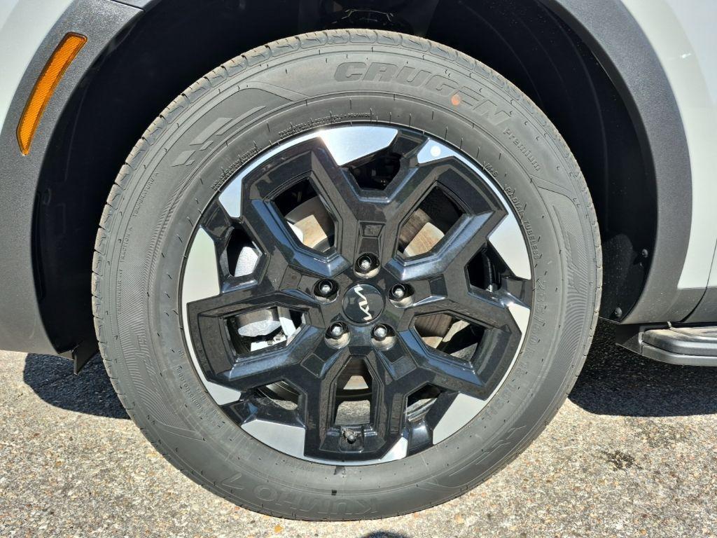 new 2025 Kia Sorento car, priced at $38,321