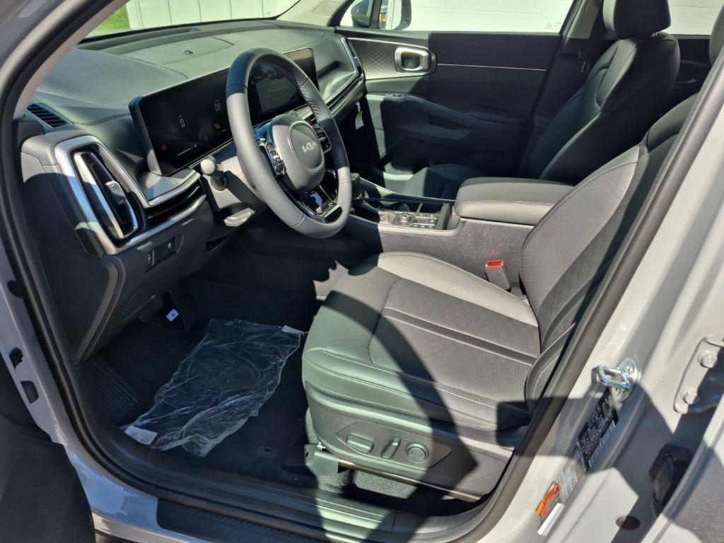 new 2025 Kia Sorento car, priced at $38,321