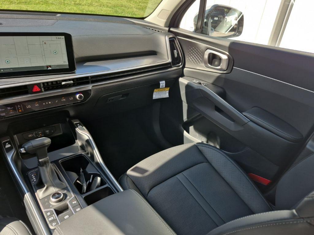 new 2025 Kia Sorento car, priced at $38,321