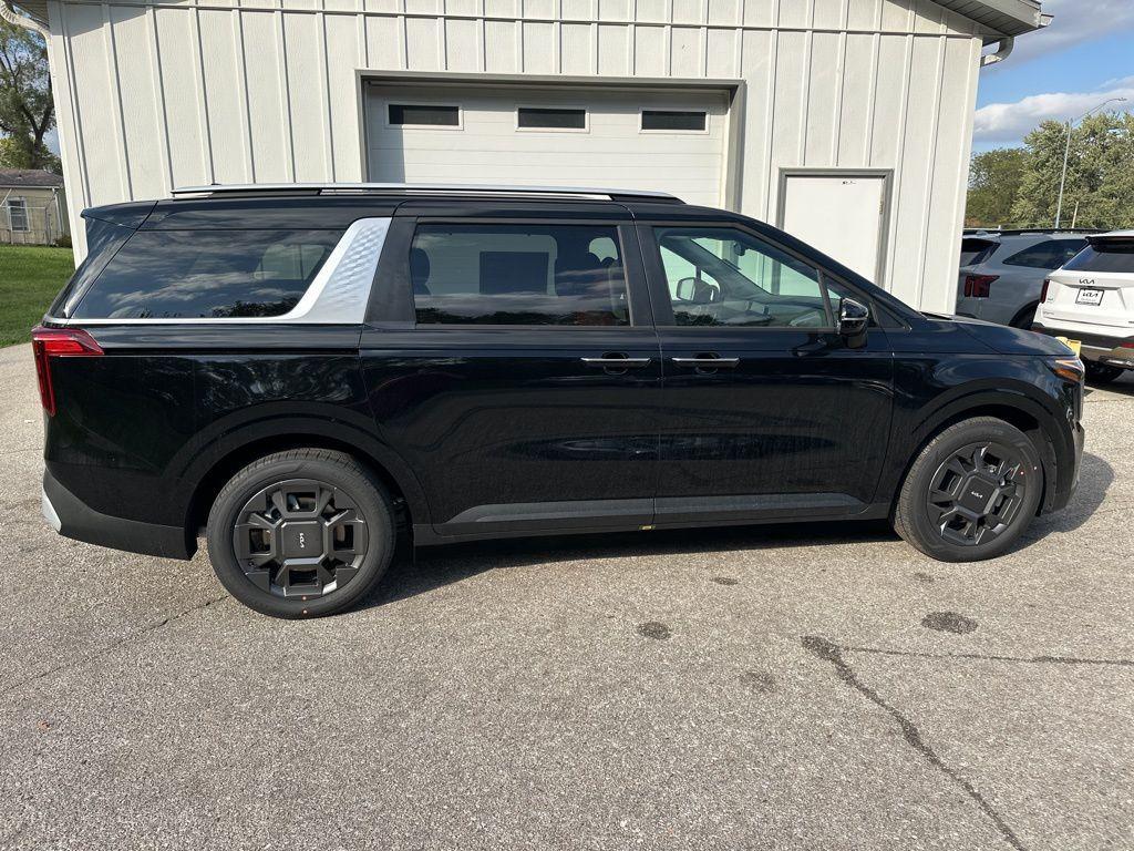 new 2026 Kia Carnival Hybrid car, priced at $44,812