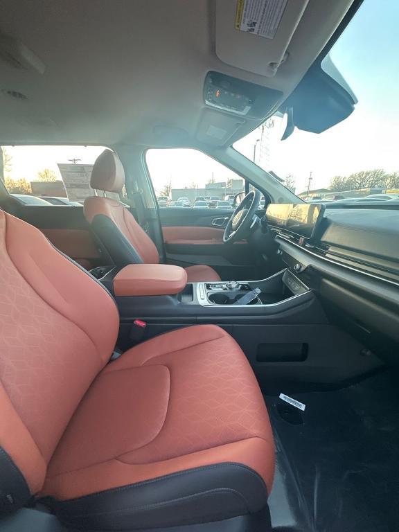 new 2026 Kia Carnival Hybrid car, priced at $44,984