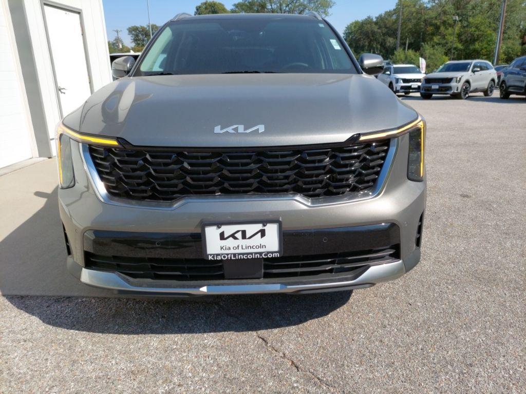new 2025 Kia Sorento Hybrid car, priced at $42,052