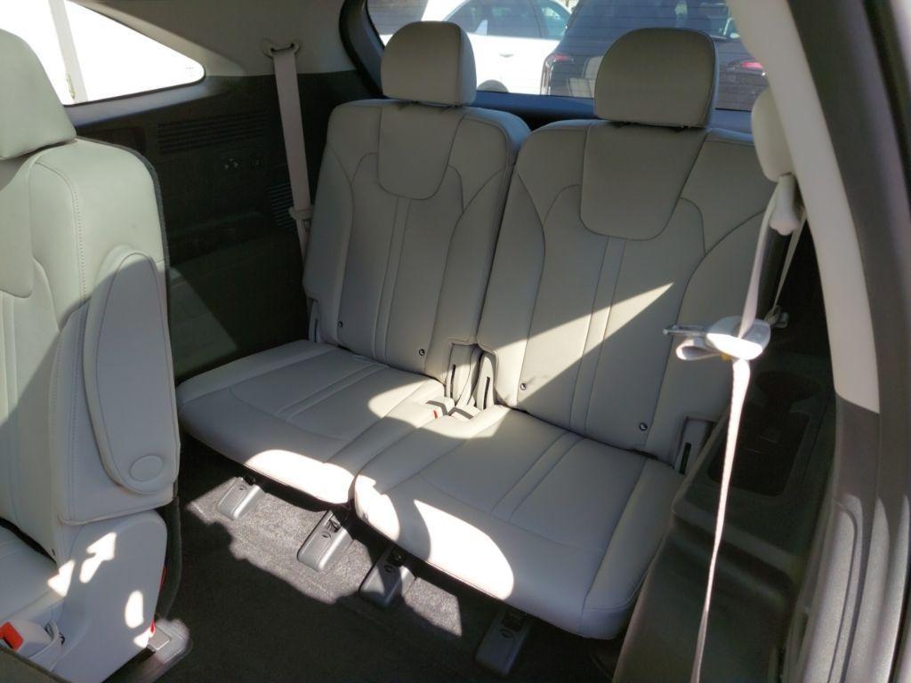 new 2025 Kia Sorento Hybrid car, priced at $42,052