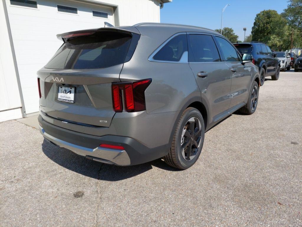 new 2025 Kia Sorento Hybrid car, priced at $42,052