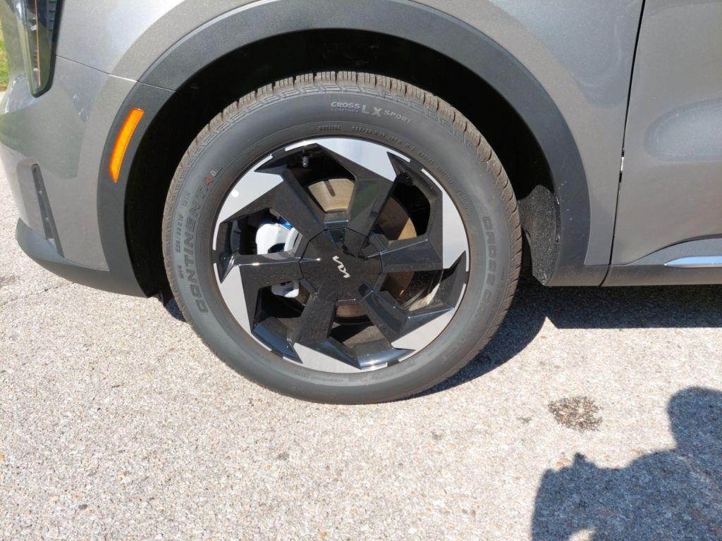 new 2025 Kia Sorento Hybrid car, priced at $42,052