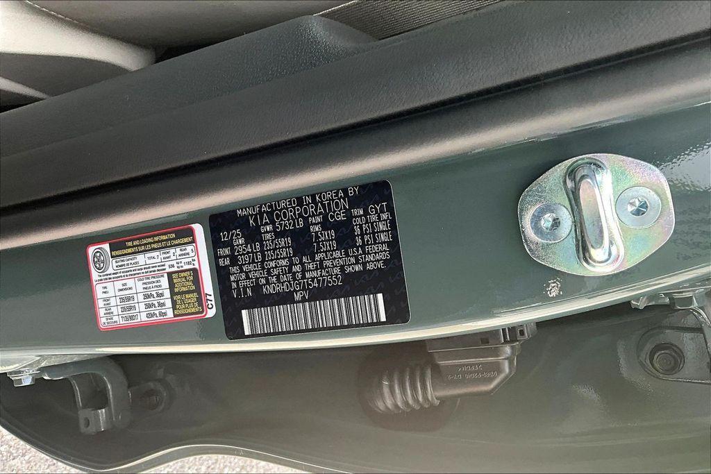 new 2026 Kia Sorento Hybrid car, priced at $42,420