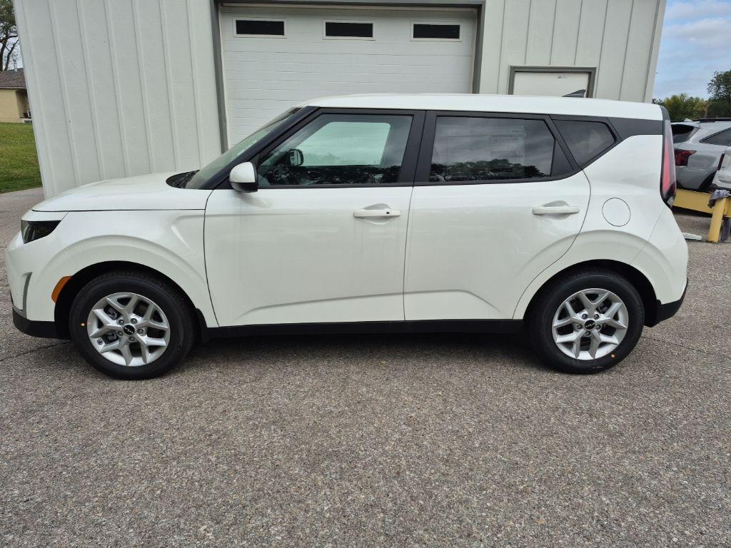 new 2025 Kia Soul car, priced at $24,277