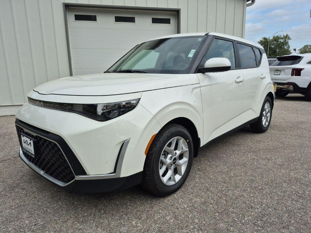new 2025 Kia Soul car, priced at $24,277