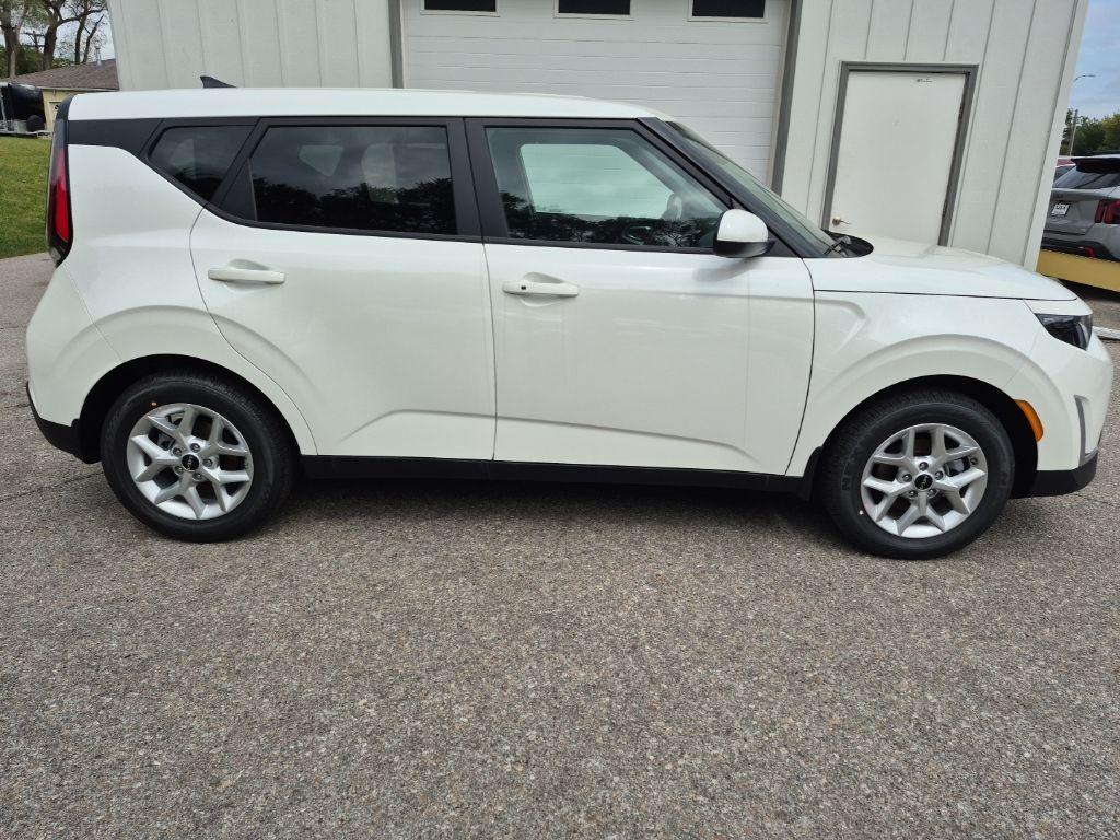 new 2025 Kia Soul car, priced at $24,277