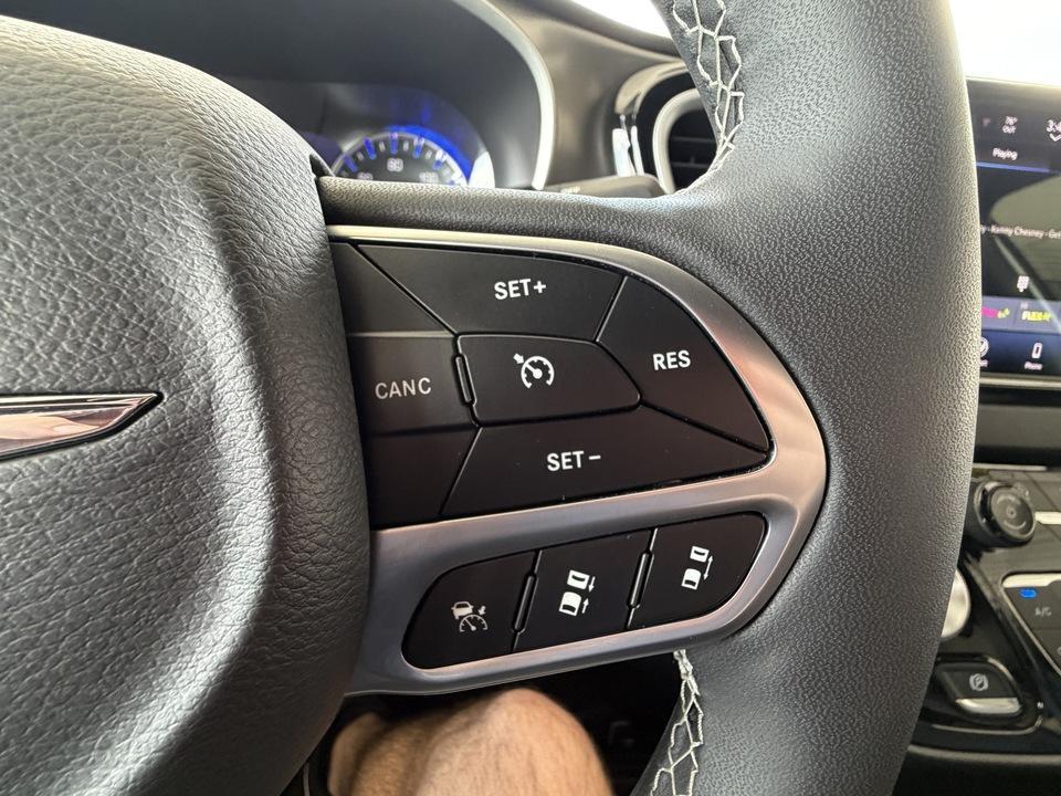 used 2025 Chrysler Pacifica car, priced at $34,290