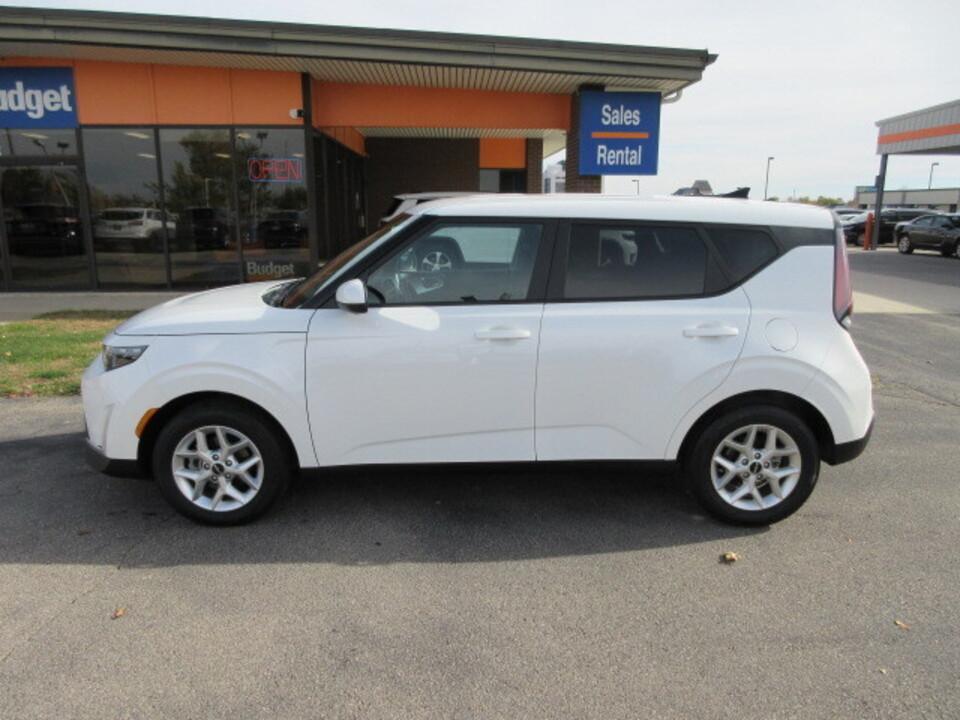 used 2024 Kia Soul car, priced at $16,490