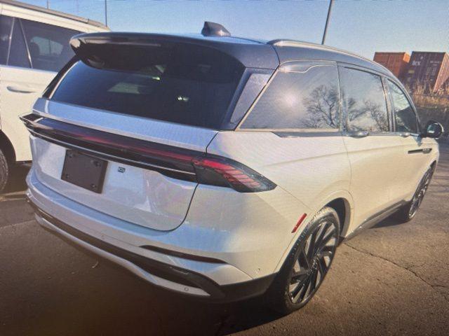 used 2024 Lincoln Nautilus car, priced at $51,978