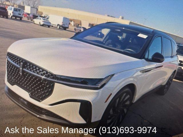 used 2024 Lincoln Nautilus car, priced at $51,978