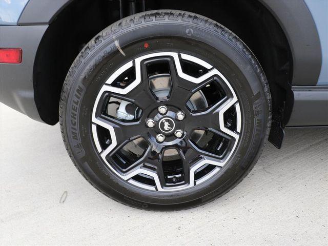 new 2025 Ford Bronco Sport car, priced at $39,699