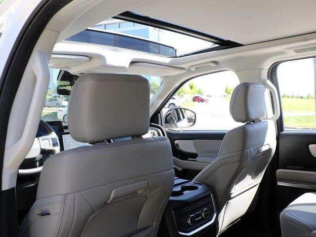 used 2025 Ford Expedition car, priced at $59,870