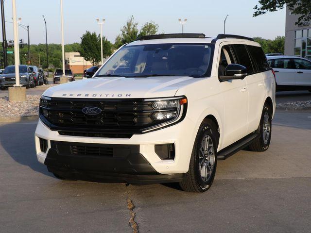 used 2025 Ford Expedition car, priced at $57,980