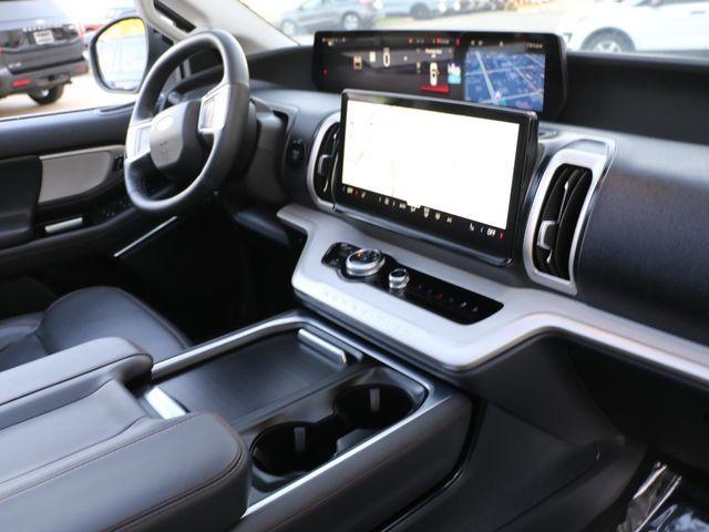 used 2025 Ford Expedition car, priced at $57,980