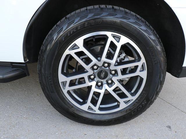 used 2025 Ford Expedition car, priced at $57,964