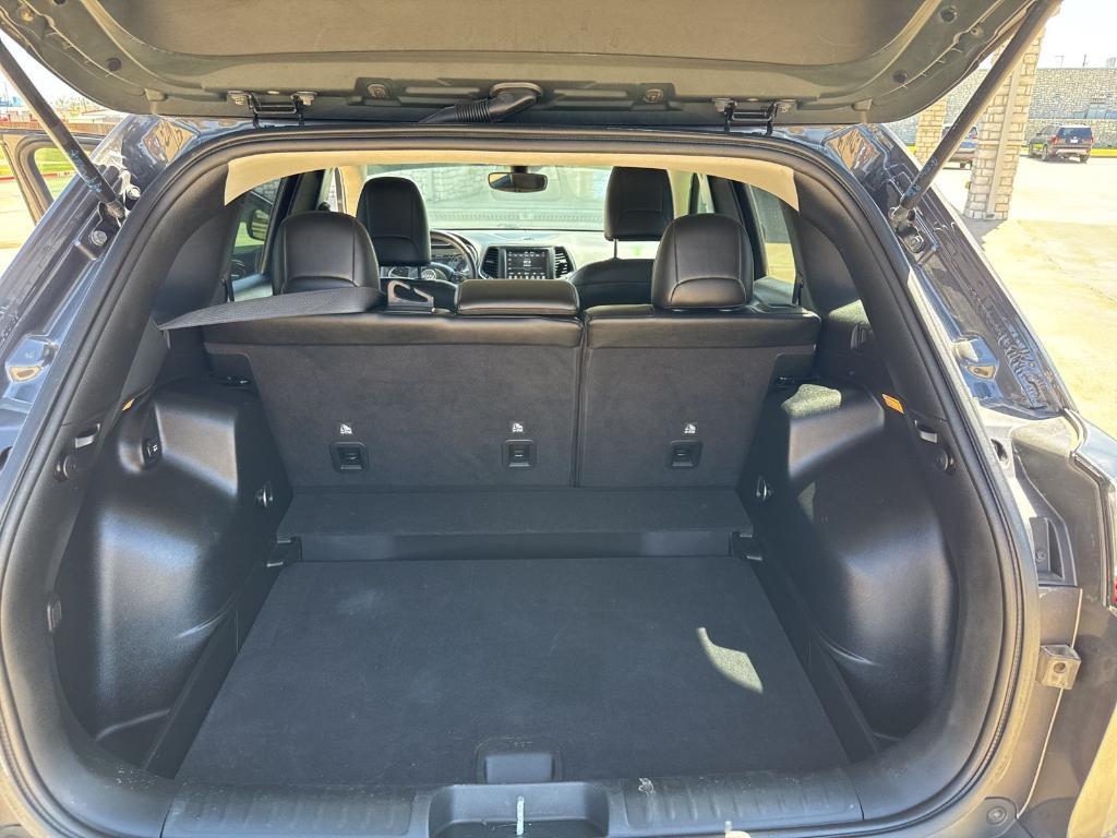 used 2022 Jeep Cherokee car, priced at $20,744