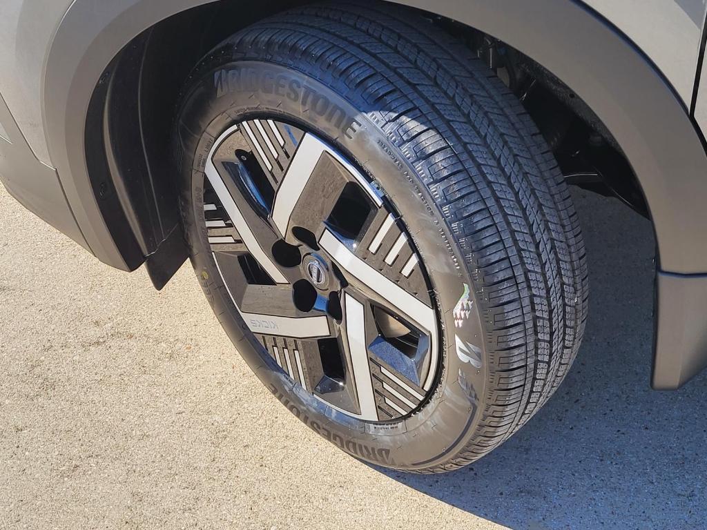new 2026 Nissan Kicks car, priced at $25,923
