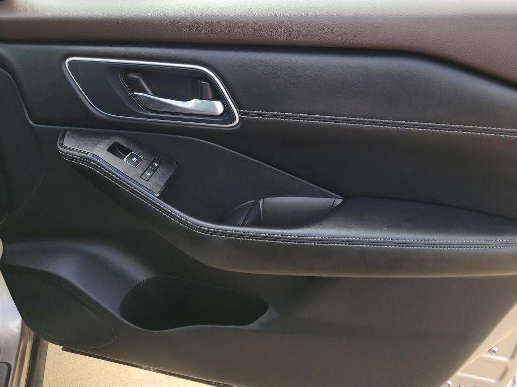 used 2021 Nissan Rogue car, priced at $23,092
