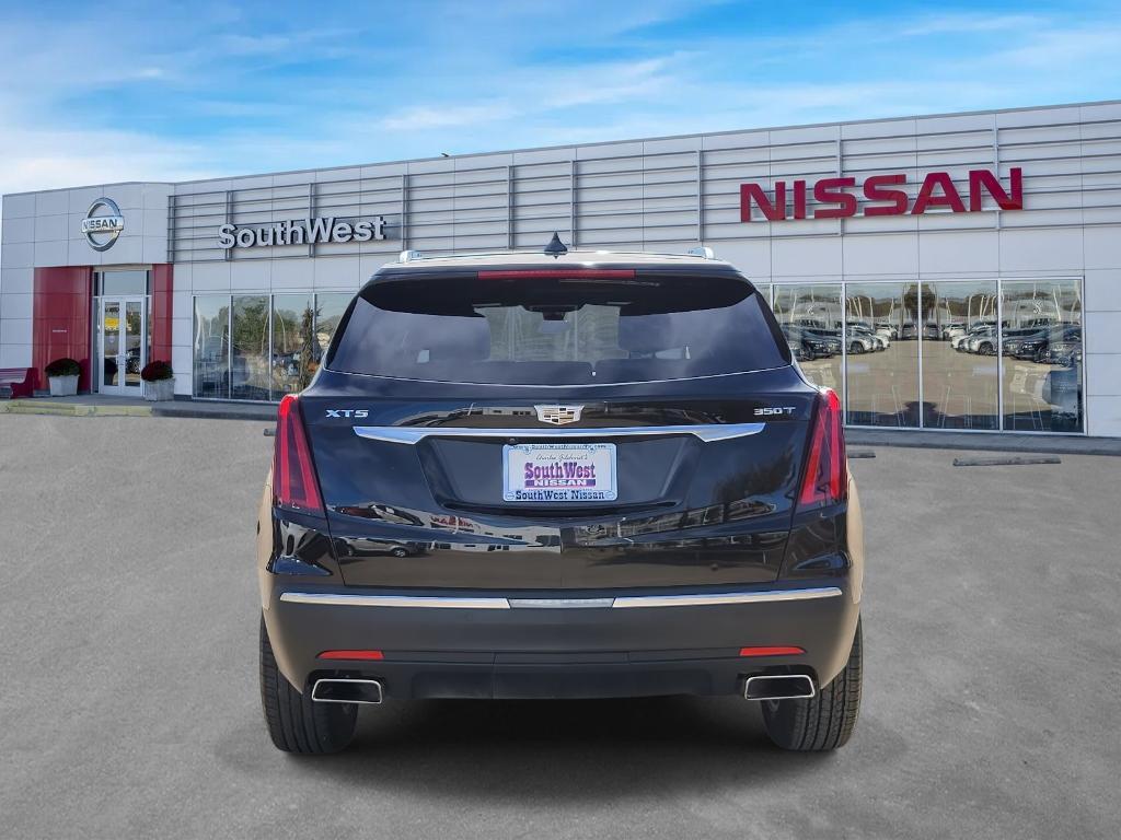 used 2021 Cadillac XT5 car, priced at $25,855